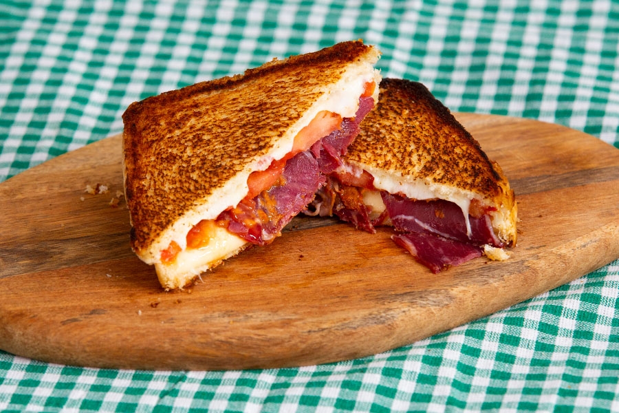 Pastırmalı Tost